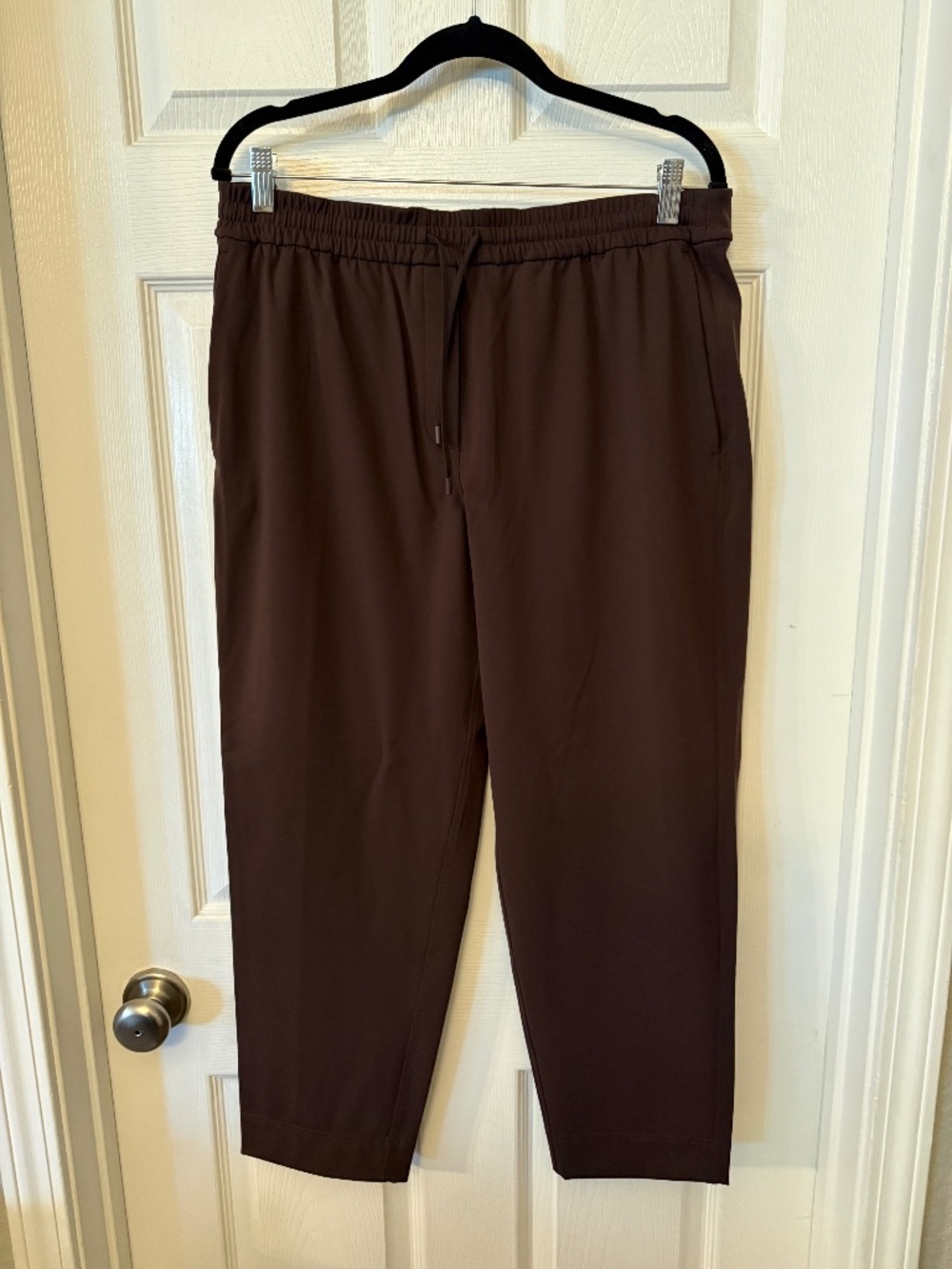 Lululemon Women's Cropped Brown Woven Pants, Size Large